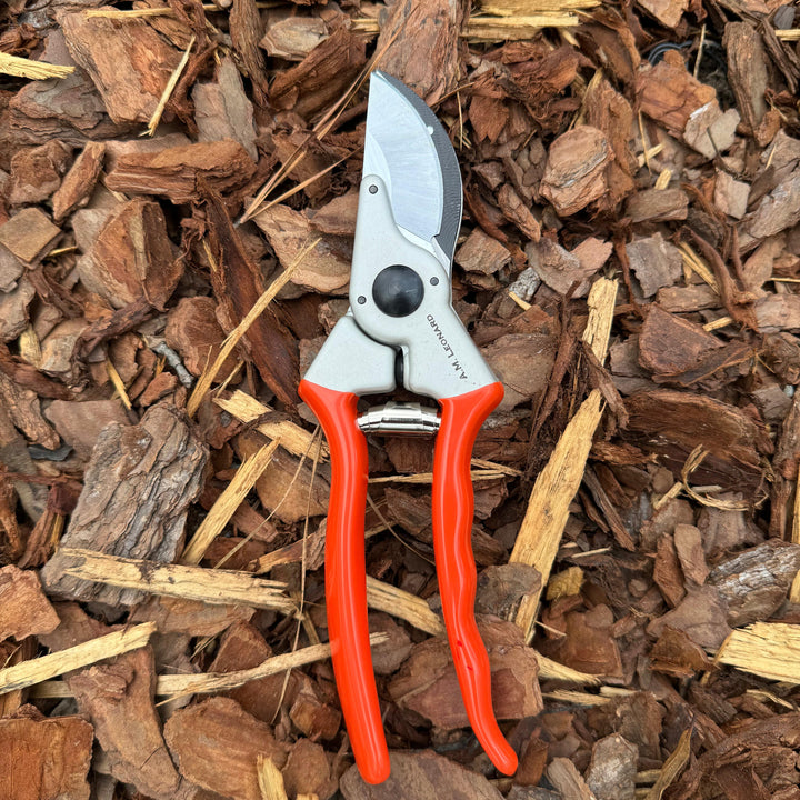 A.M Leonard ~ Traditional Bypass Pruner 1 Inch Cut Capacity-ServeScape